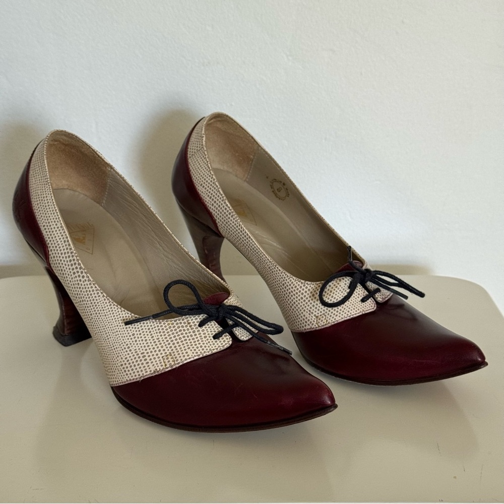 John Fluevog Sumatra Coffee Burgundy and Cream Heels Size 8